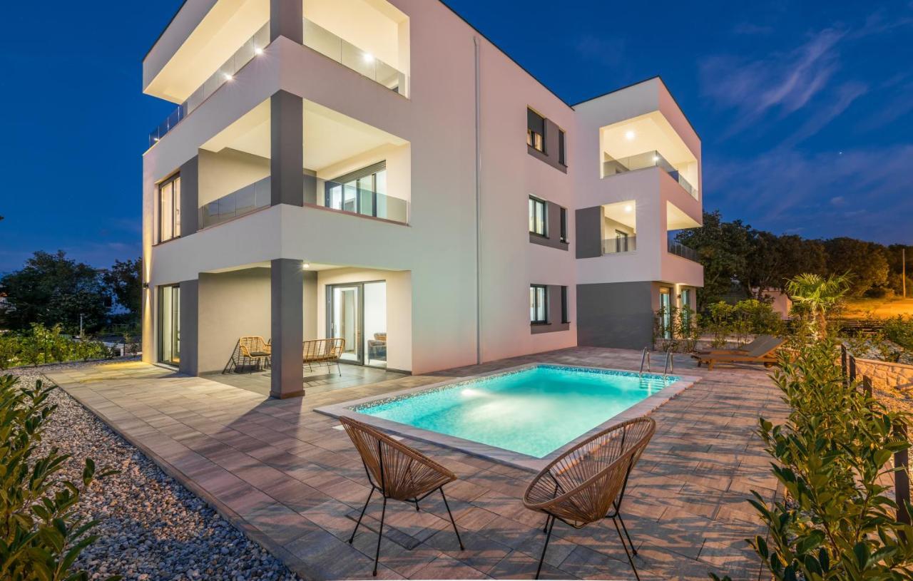 Vila Stemark Нивице Екстериор снимка